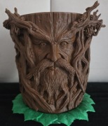Doniczka 3D twarz drzewa fantasy brązowa 15 cm