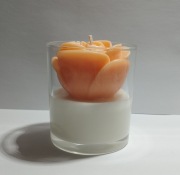 ŚWIECZKA OZDOBNA RÓŻA 110 GR W SZKLE OTWARTYM - pomarańczowa