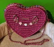 Ręcznie haftowana torebka w kształcie serca 2