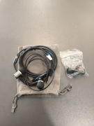 Nowe słuchawki douszne jack 3.5 mm z mikrofonem + etui