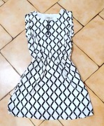 Stylowa sukienka LAETIA – Rozmiar S