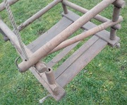 Drewniana huśtawka dziecięca z epoki, vintage