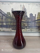 Wazon szklany vintage – bordowy, spiralny, PRL / retro