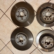 F44 Komplet hamulcowy, tarcze + klocki + zaciski