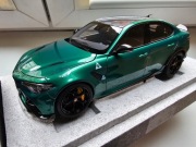 1:18 Motorhelix Alfa Romeo Giulia GTA Montreal Green + silnik