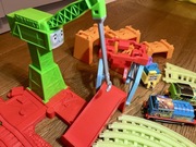 Fisher Price Tomek i Przyjaciele tor Nocna dostawa świecący w ciemności