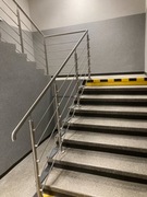 Balustrady balkonowe stal nierdzewna