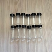 Zestaw 12 szklanych pojemników na przyprawy