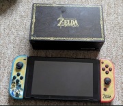 Nintendo Switch V1 przerobiony CFW zestaw 256GB, etui, 2x joycony, bdb