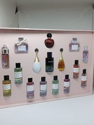 Dior zestaw 16 miniaturek perfum w pudełku – różne zapachy