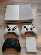 Konsola Xbox One S 1TB + 3 Pady + Dysk Seagate Game Drive 2TB