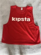 Koszulki znaczniki sportowe czerwone Kipsta