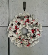 Wianek zimowy, świąteczny, do wnętrz lub na drzwi frontowe. 