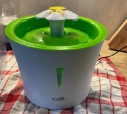 Poidełko Catit z kilkoma filtrami wymiennymi