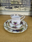 Zestaw porcelanowy filiżanka ze spodkiem i talerzem deserowym Wawel /Relief