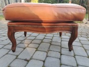 Pufa używana ozdobne nożki