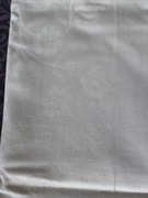 Biały obrus vintage PRL wytłaczany kwiaty