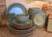 Talerze 18 elementow oliwkowe matowe