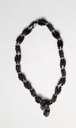 Nowy naszyjnik magnetyczny z czarnymi kamieniami Bijoux