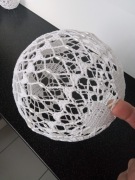 Bombka na szydełku średnica 16 cm 