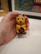 figurka Maneki Neko japoński kot Szczęścia amulet ręcznie malowana druk 3D