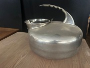 Stara belgijska duża kanka na mleko ze stali