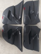 Boczki drzwi tapicerka komplet vw golf 7 2016r  czarne 