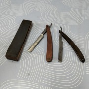 Stare brzytwy plus ostrzałka