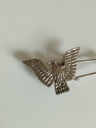 Przypinka na beret w kształcie orła