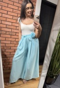 Błękitne szerokie spodnie palazzo – gumka w pasie, lekkie, eleganckie