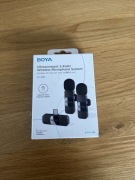 Boya BY-V20 – bezprzewodowy mikrofon USB-C (2 nadajniki + odbiornik)