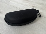 Etui na okulary zapinane na zamek błyskawiczny, jak nowe