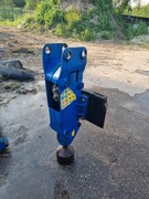 Urządzenie do wbijania palików Multione