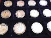 Jan Paweł 2, 12 srebrnych numizmatów, certyfikaty autentycznosci