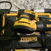 SZLIFIERKA MIMOŚRODOWA 125 MM 280W DWE6423 DEWALT