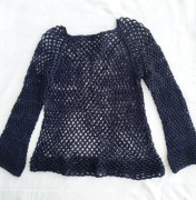 Młodzieżowy sweter z siateczki crochet, robiony ręcznie