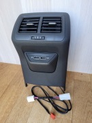 Tylne kratki nawiewy podłokietnik porty USB ładowarka VW Golf 7 7.5 VII GTI