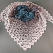 Chusta wykonana szydełkiem 023