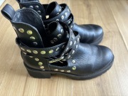 Stylowe botki DeeZee – rozmiar 36 