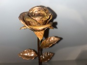 Wieczna róża z metalu, miedziana 