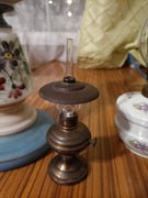 Mosiężna miniatura lampy naftowej