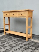 Konsola drewniana do przedpokoju 