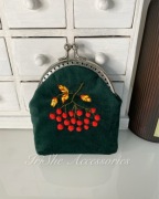 Portmonetka zielona Jarzębina, haftowana ręcznie, handmade