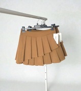 Włoska spódniczka z podwójną plisą i ukrytymi szortami, camel, M