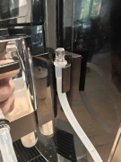 Jura J8 magnetyczne mocowanie wężyka do spieniacza mleka