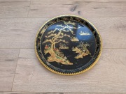 Orientalna taca dekoracyjna – czarno-złota, motyw azjatycki, 32 cm