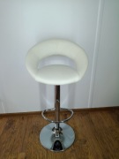 Nowoczesny hoker barowy – regulowana wysokość, elegancki design