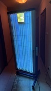 Lampa UVB lecznicza Łuszczyca RZS bielactwo wit. D3 ze stojakiem 290-315 nm