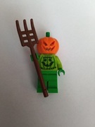 Lego minifigurka Dyniogłowy z widłami na Halloween