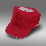 Nowa czapka Rogatywka czerwona z Orłem 